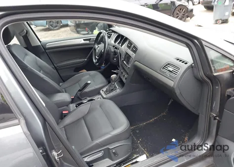 2015 Volkswagen Golf Sportwagen Tsi S 4-Door z USA, uszkodzony, nr VIN 3VWC17AU1FM502734